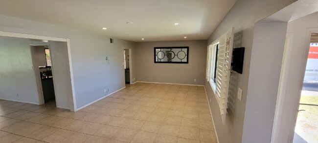 Building Photo - 8044 E Cambridge Ave