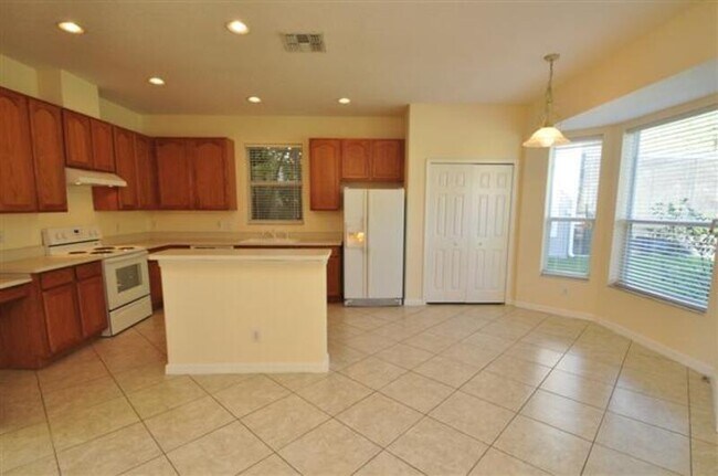 Building Photo - 12033 Blairemont Way