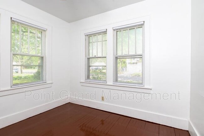 Building Photo - 2834 E Elm St