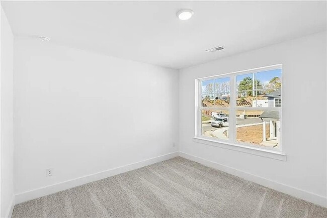 Building Photo - 178 Redbud Rd