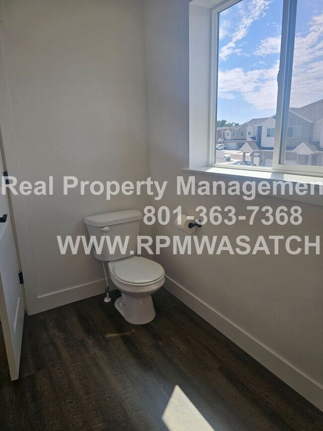 Building Photo - 738 N 160 E