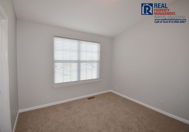 Building Photo - Great 2BR/2.5BA Murfreesboro townhome less than 2 miles from MTSU!