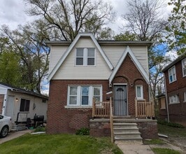 Building Photo - 15762 Mark Twain St