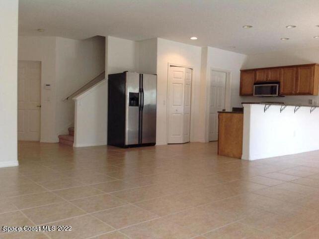 Building Photo - 131 Majestic Bay Ave