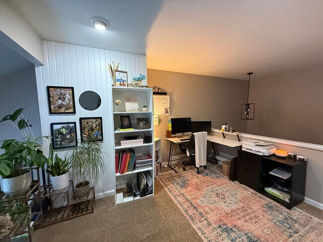 Building Photo - NEW YEAR NEW HOME! 3 bed, 2.5 bath, 2 car garage in South Anchorage