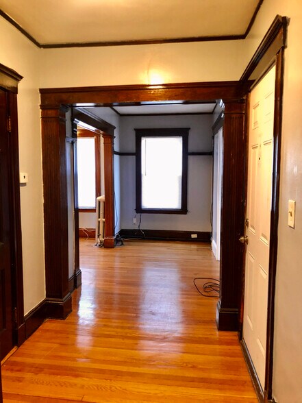 Building Photo - 12 Wheatland Ave
