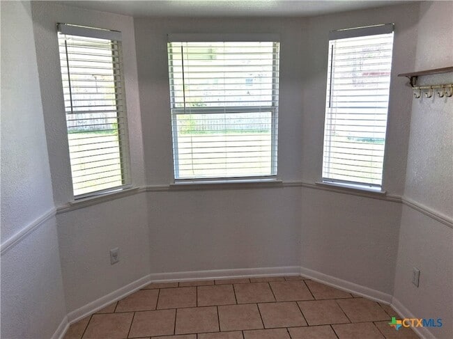 Building Photo - 418 Cottonwood Dr