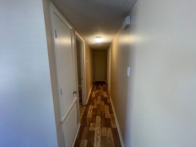 Building Photo - 917 Johnson St