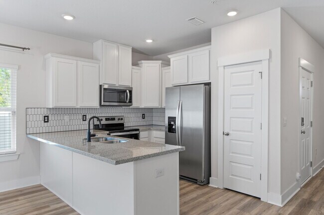 Building Photo - 9483 Nature Crk Cir