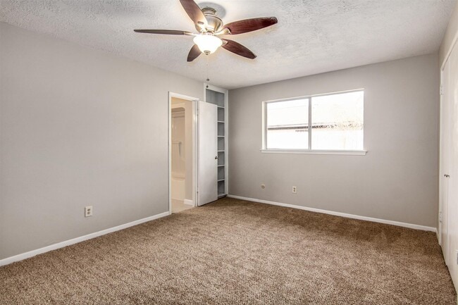 Building Photo - 4305 Fairway St