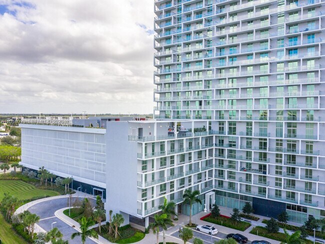 Building Photo - 2000 Metropica Wy
