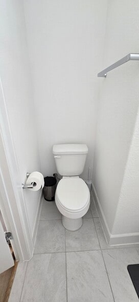 Toilet - 4212 Margarita St