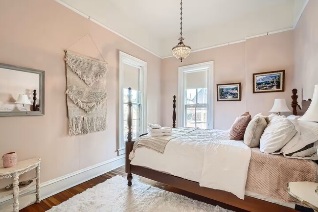 Bedroom (Pink) - 2112 Glenarm Pl