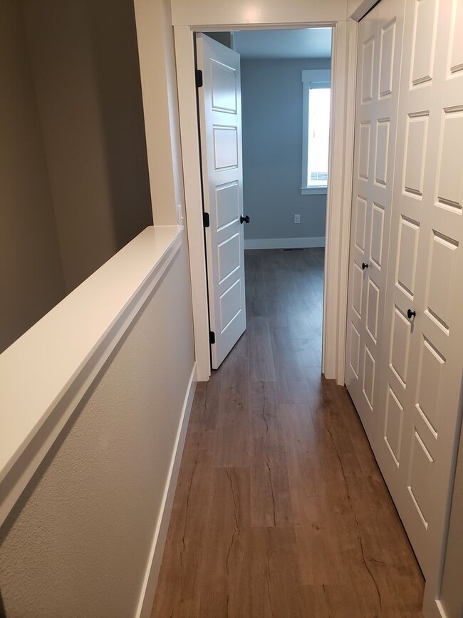 Building Photo - Ravishing 2 bed 2 1/2 bath condo in Annafield subdivision