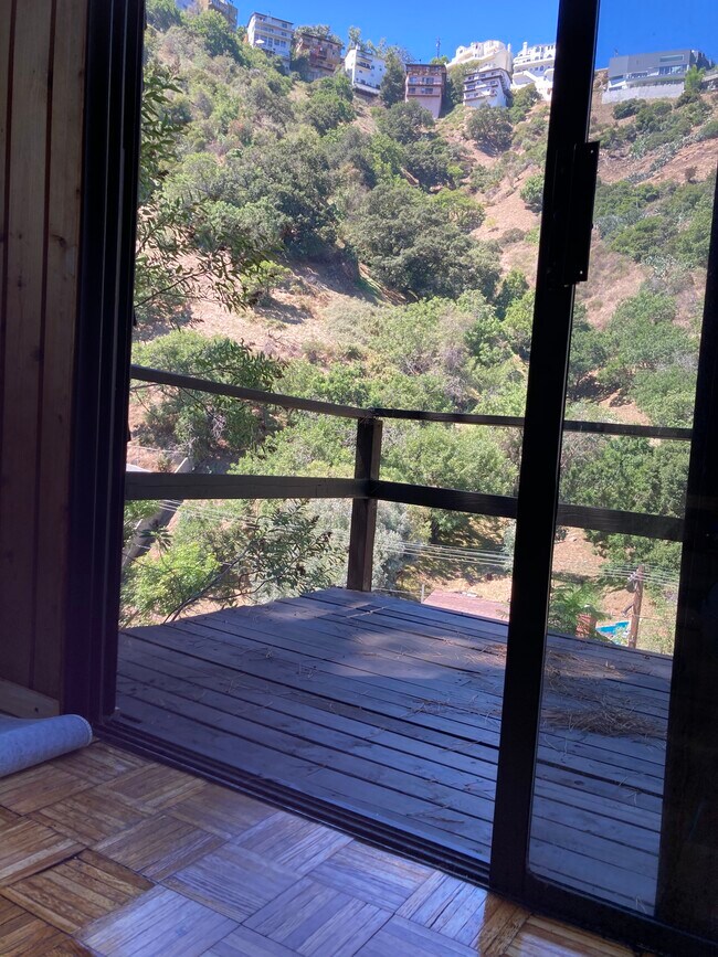 Building Photo - 2252 Laurel Canyon Blvd