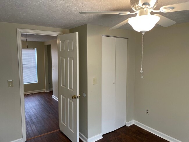 Building Photo - 3/1 House in Kingston $995