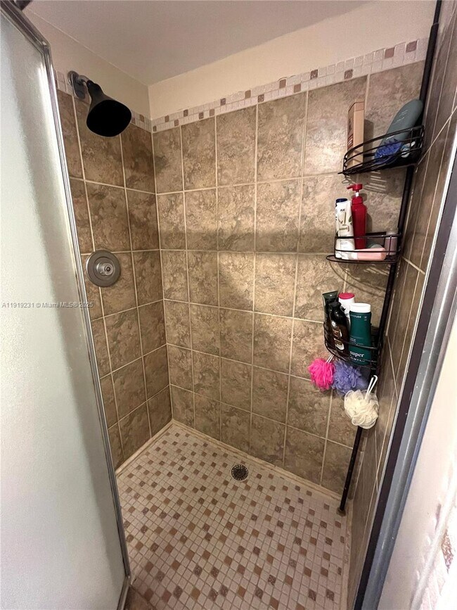 Building Photo - 1522 Whitehall Dr