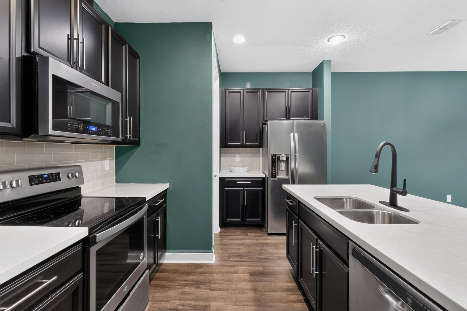 Building Photo - 6536 Calamondin Dr