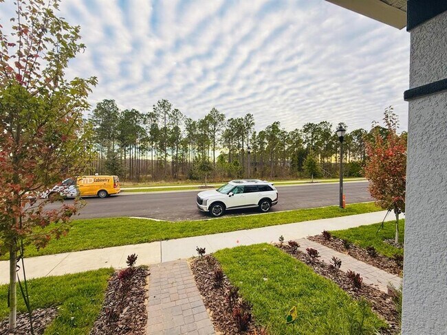 Building Photo - 15445 Bay Brg St