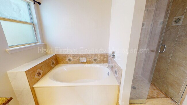 Building Photo - 2094 Forest Gate Dr W