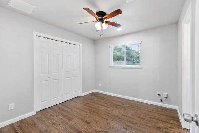 Building Photo - 1110 W Patton St