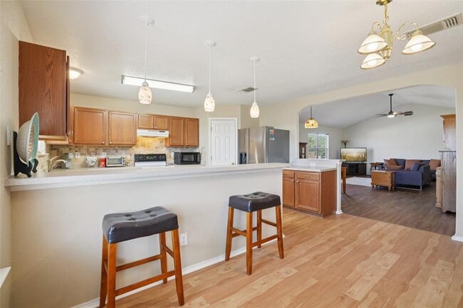 Building Photo - 410 S Water Ln