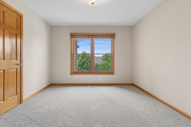 Building Photo - 2680 Ginger Woods Dr