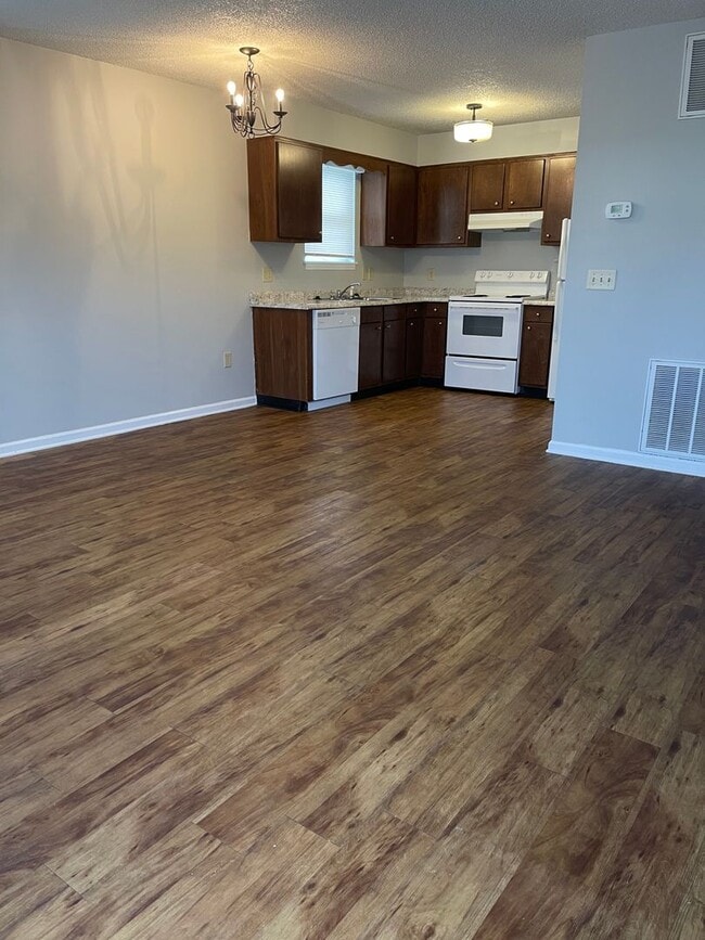 Building Photo - Duplex for Rent