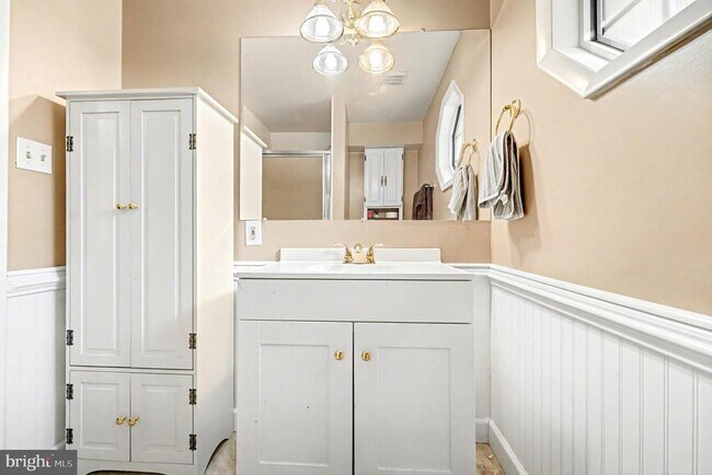 Building Photo - 4111 Hoffman Dr