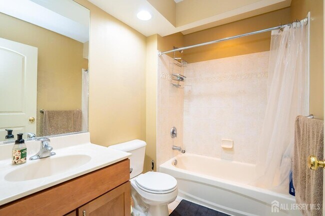 Building Photo - 19 Meadowlark Dr