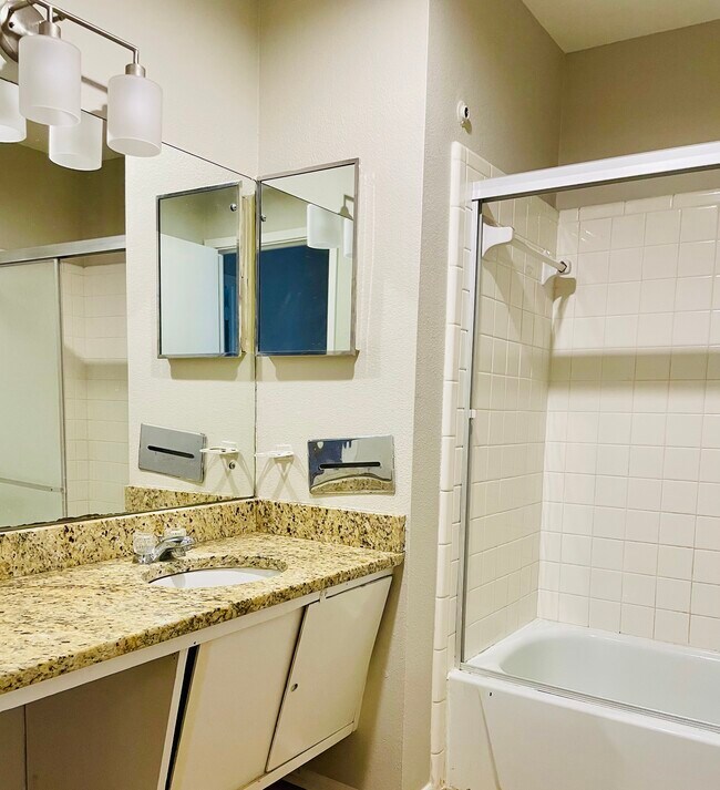 Upstairs bathroom - 811 N Grant St