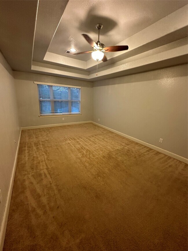 Building Photo - 5151 Oasis Park Ln