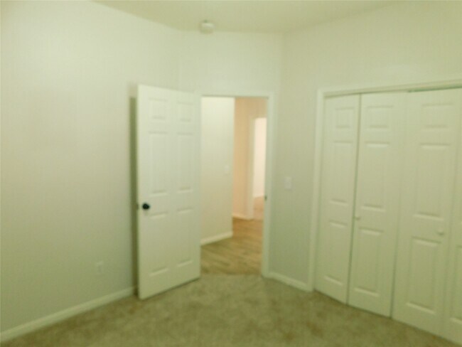Building Photo - 2919 Desert Oasis Ln