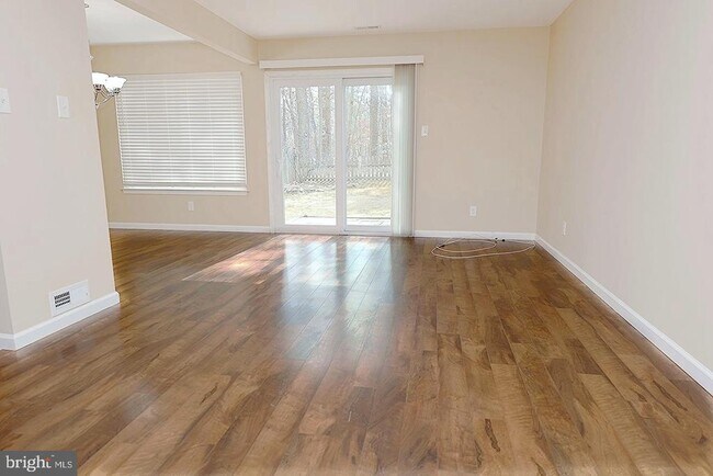 Building Photo - 13 5 Crown Royal Cir