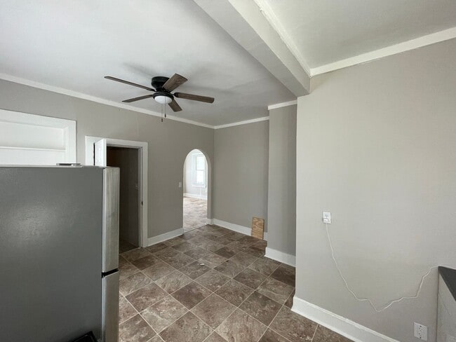 Building Photo - Newly Remodeled 3-Bedroom House