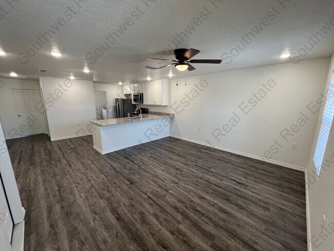 Building Photo - 2125 Bobwhite Ct