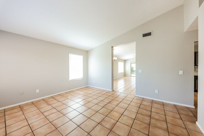 Building Photo - 10727 W Calle del Sol