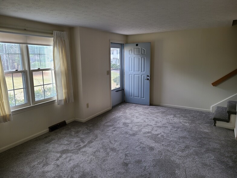 Building Photo - 48 Lochmere Ln