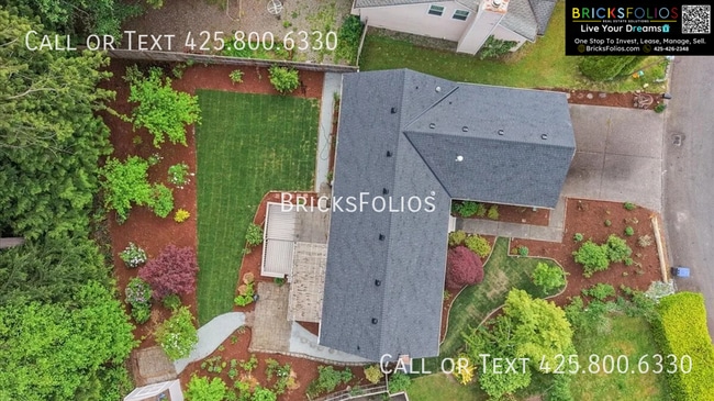 Building Photo - 1340 NW Huckle Dr
