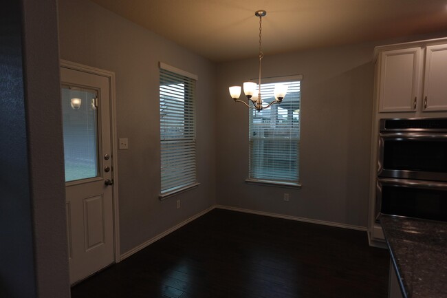 Building Photo - 1310 Stonewall Ridge