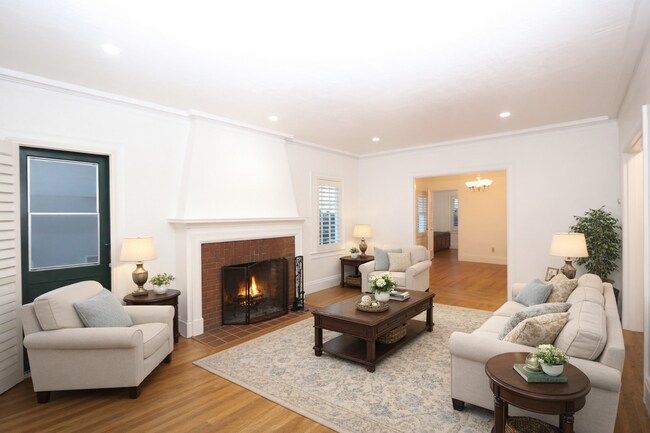 Building Photo - 841 Warfield Ave