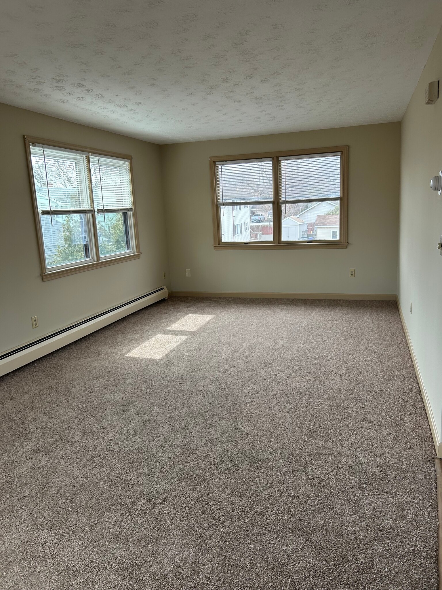 Building Photo - 325 Porter St