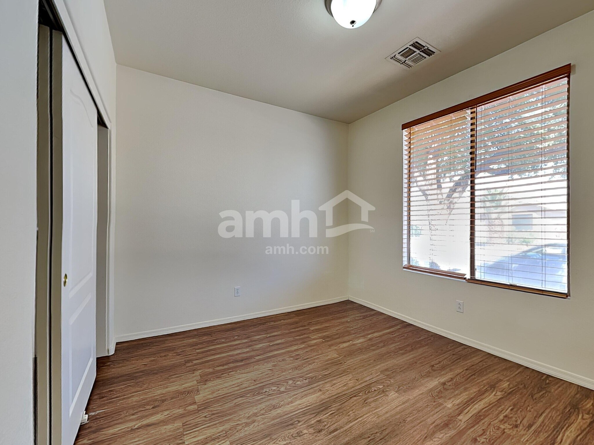 Building Photo - 12363 W Jackson St