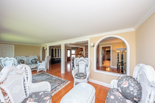 Building Photo - 3201 Bayland Dr