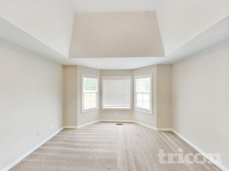 Building Photo - 580 River Walk