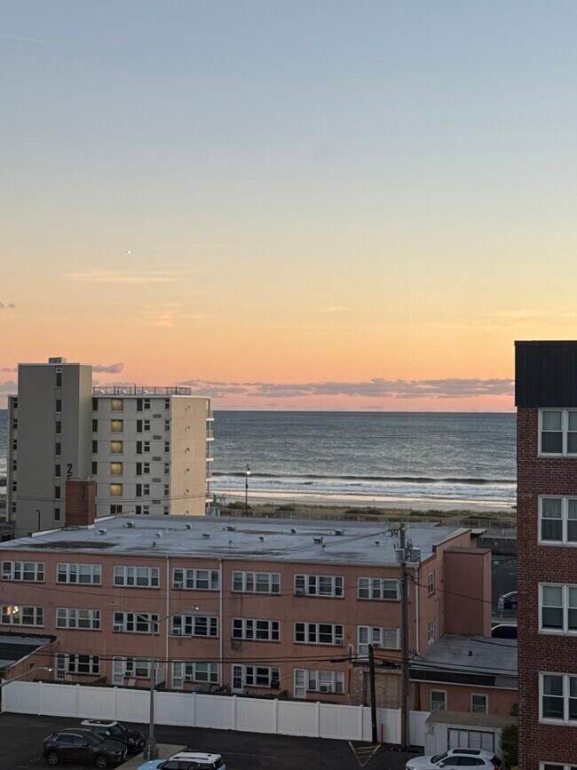 Building Photo - 237 E Broadway