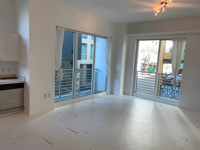 Building Photo - 133 NE 2nd Ave