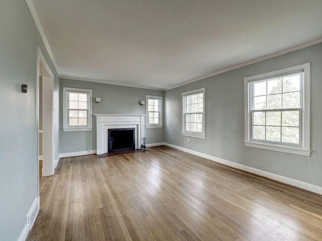 Building Photo - 5208 Glenwood Rd