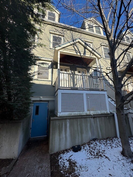 Building Photo - 4 Sherman Ct