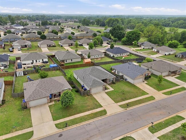 Building Photo - 1200 Granite Ln